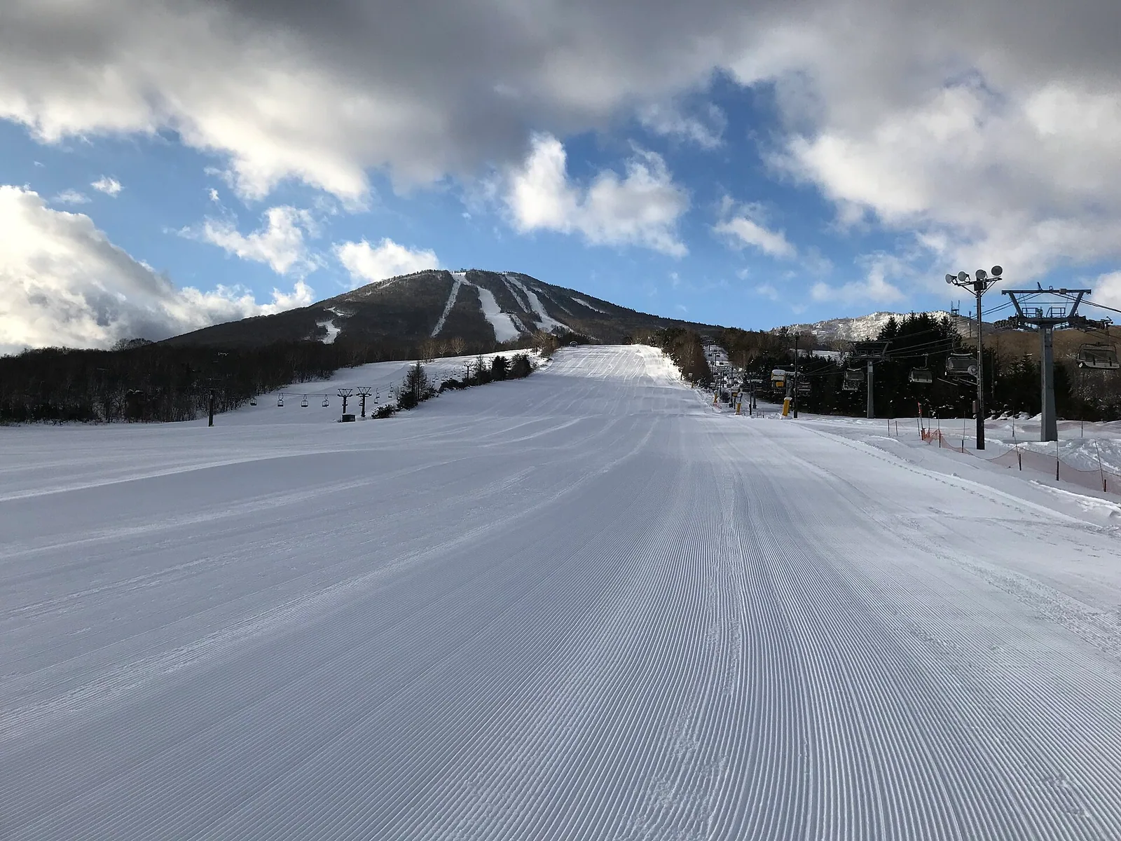 Shirakaba Run and Central Quad Lift