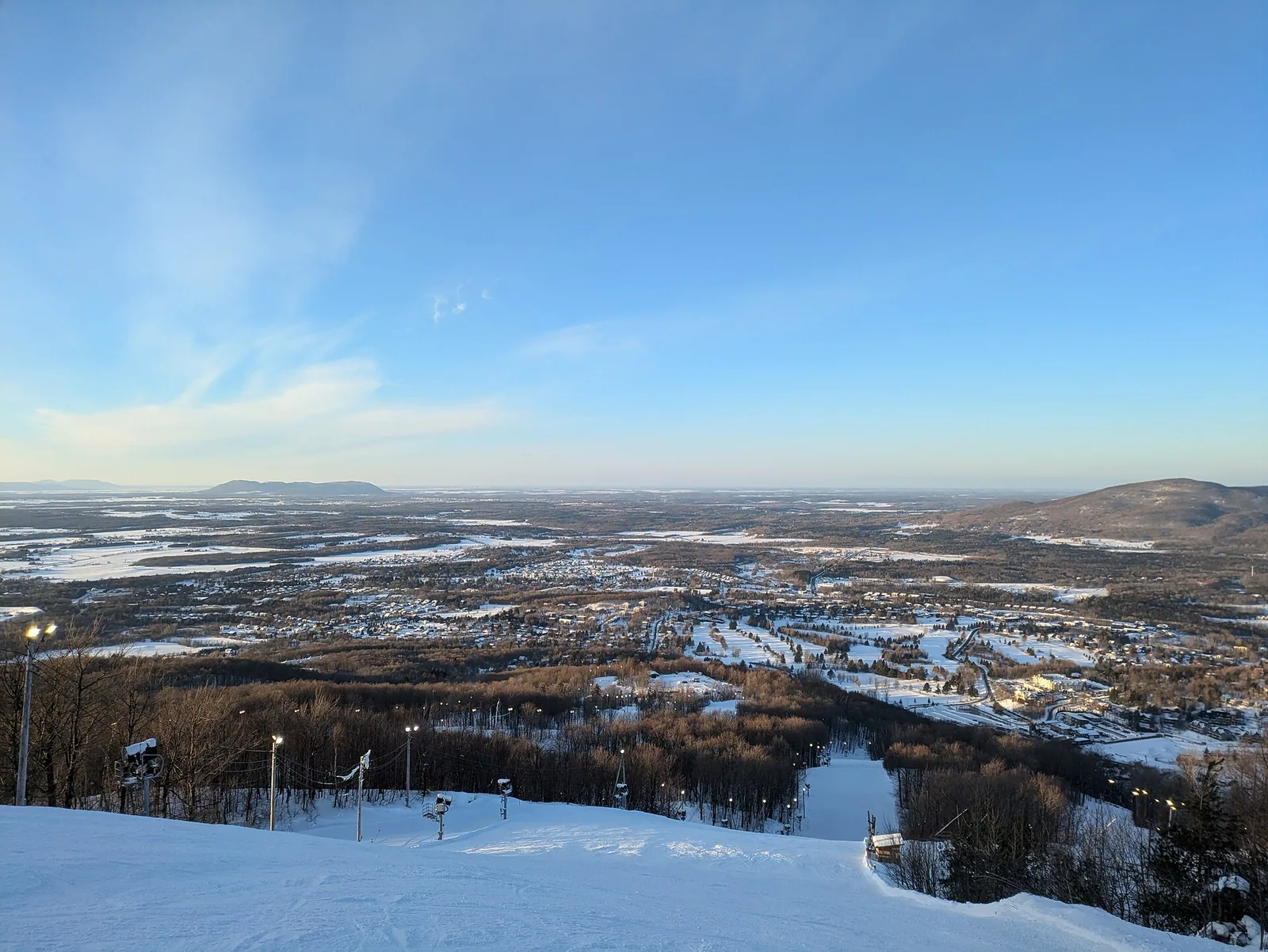 Du haut de Bromont, montagne d'expérience (jour)