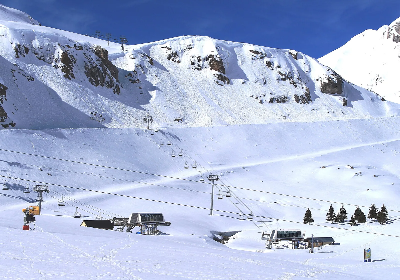 Station de Gavarnie (Hautes-Pyrénées) 3