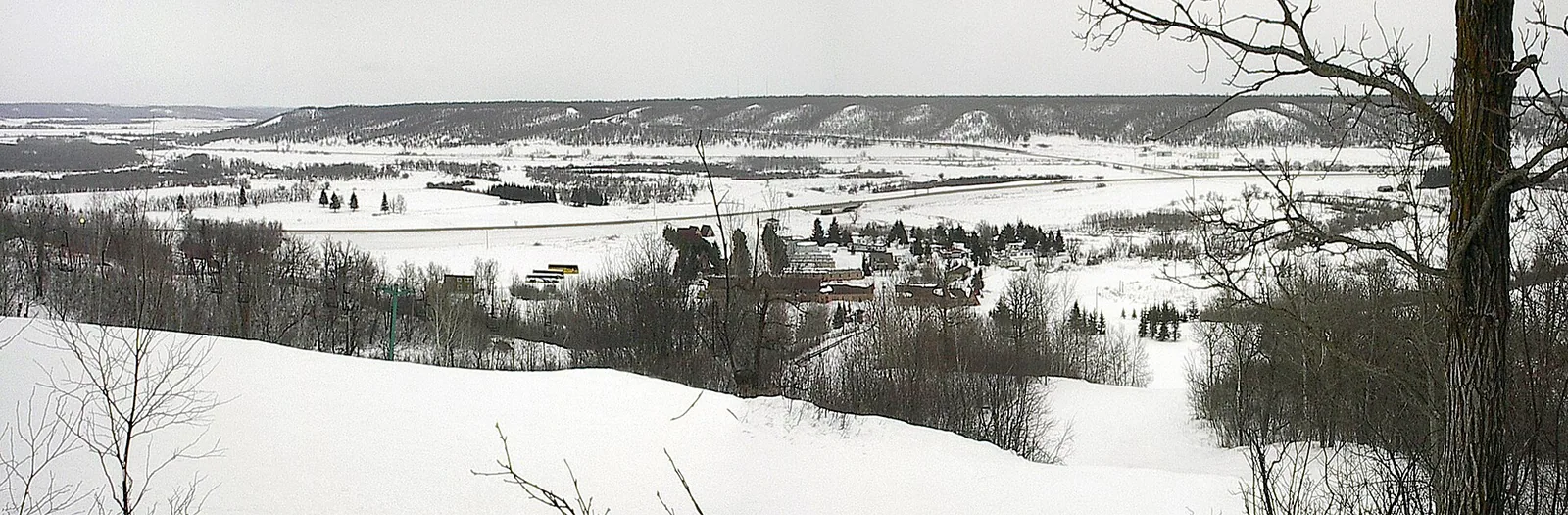 Holiday Mountain Resort, La Riviere (420012) (9544581814)
