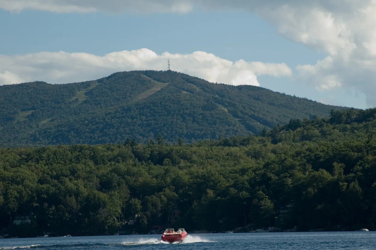 MountSunapeefromLake