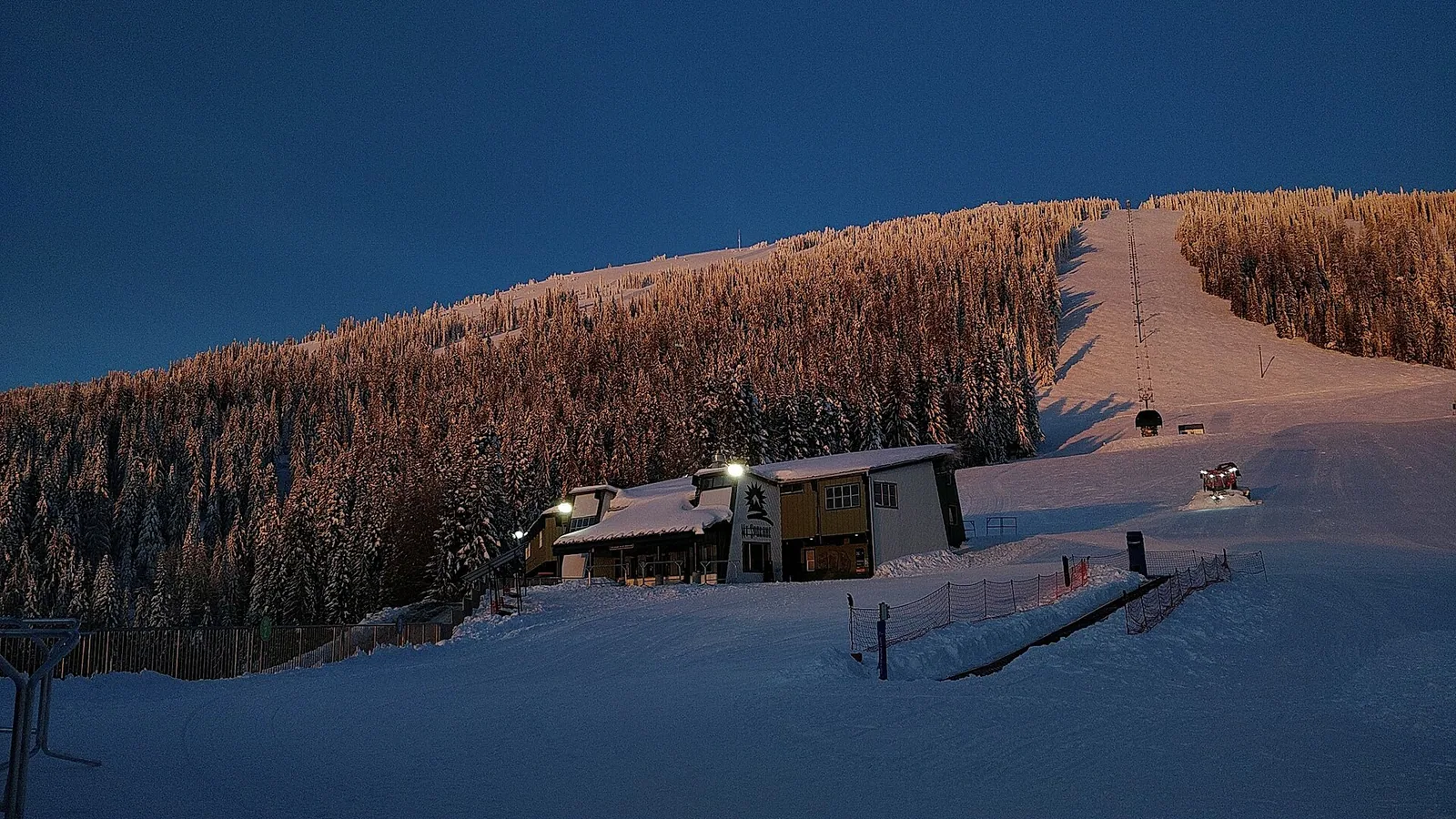 Mount Spokane lodge 2 base area