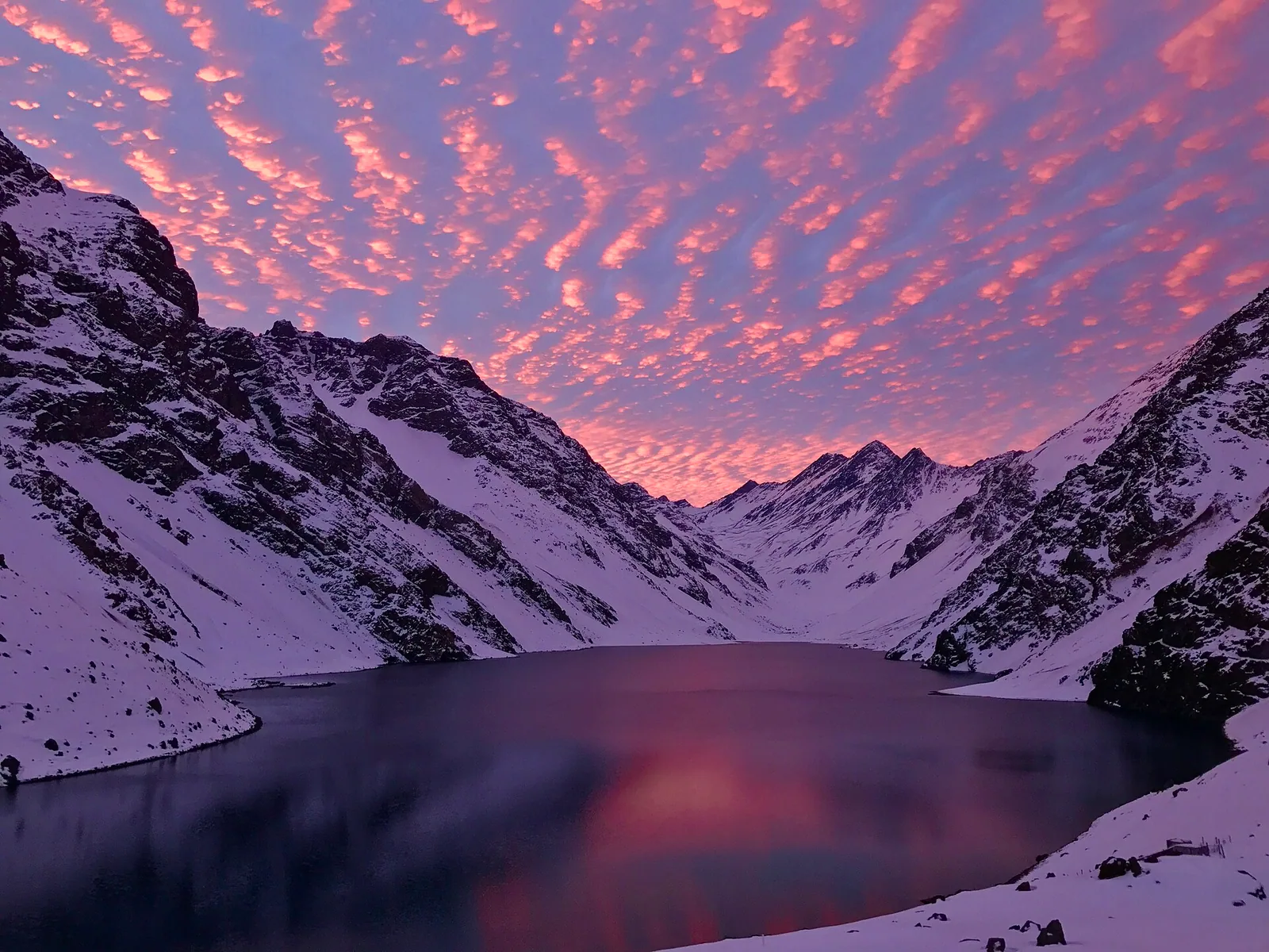 Pink sunset at Laguna del Inca, Ski Portillo, Chile - Puesta de sol rosada en la Laguna del Inca, Ski Portillo Chile