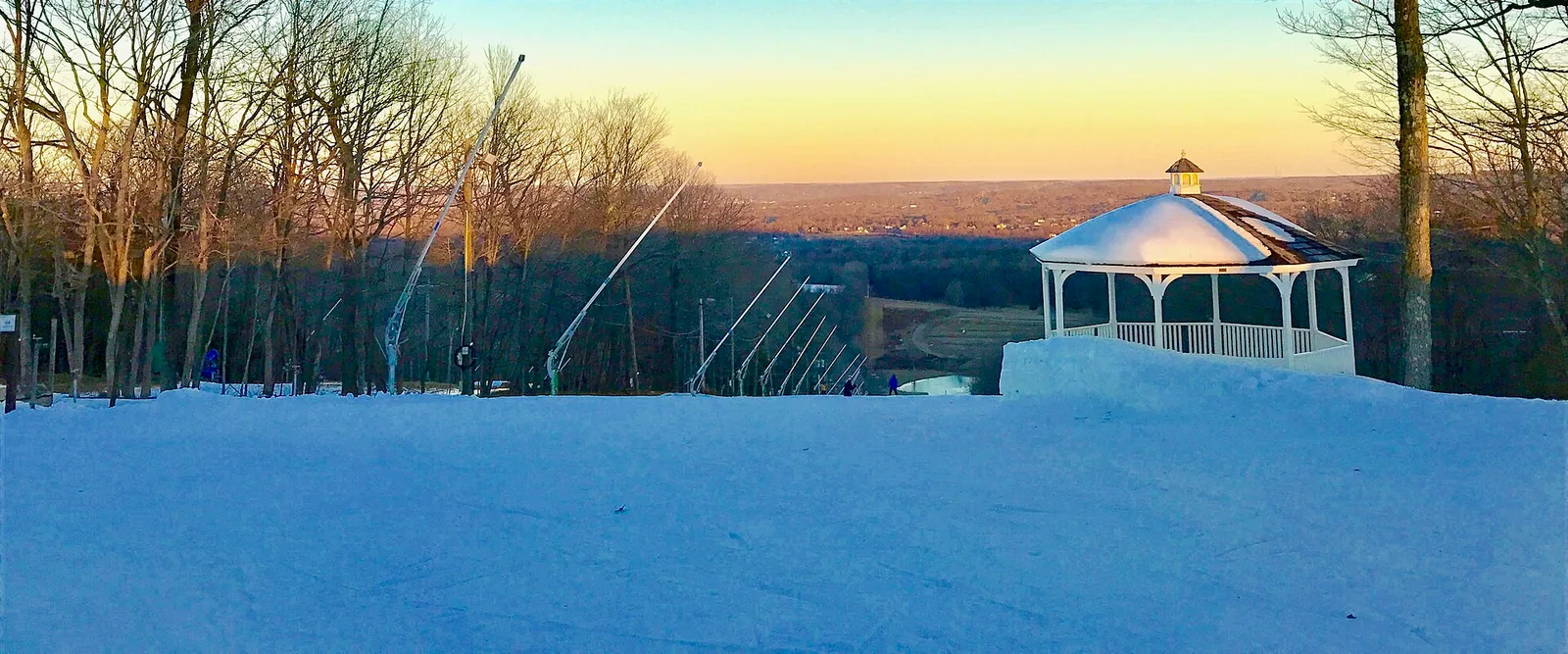 Powder Ridge Park. Looking down the Middlefield slope