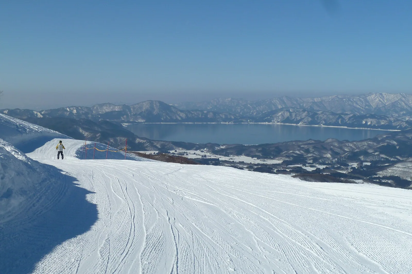 たざわ湖スキー場から田沢湖 - panoramio